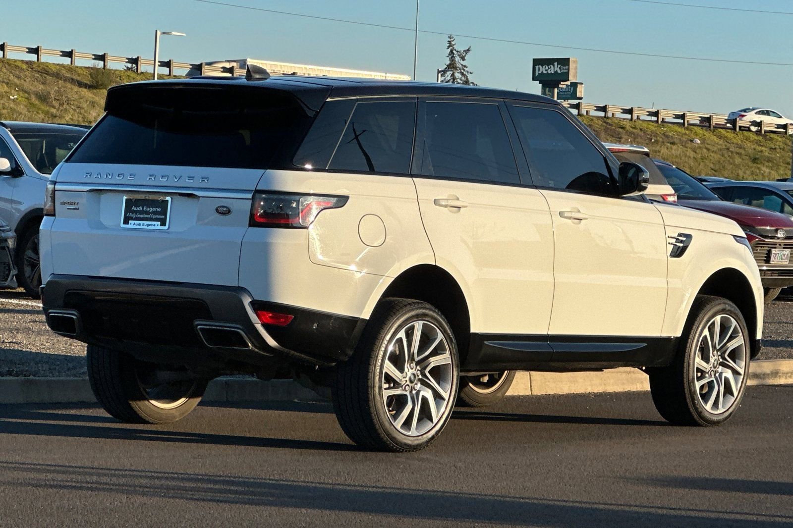 Used 2019 Land Rover Range Rover Sport HSE image 3