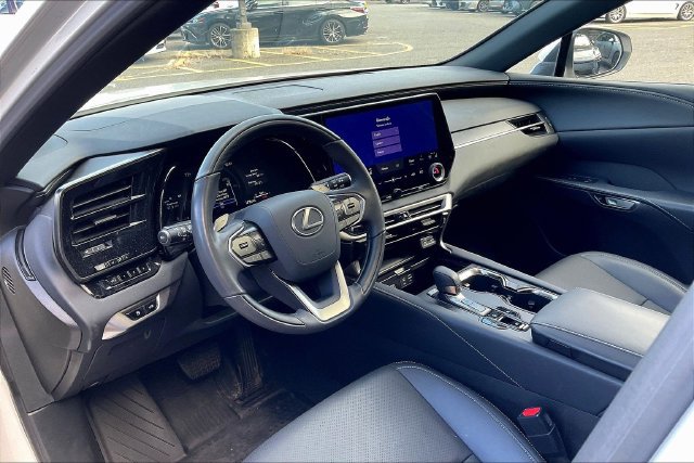 Used 2025 Lexus RX 350h AWD/4WD image 2
