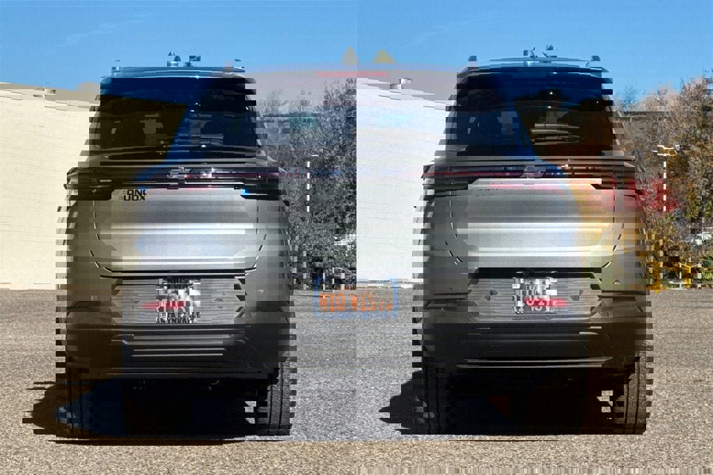 New 2026 Chevrolet Equinox EV LT w/ LPO, Blackout Package image 5