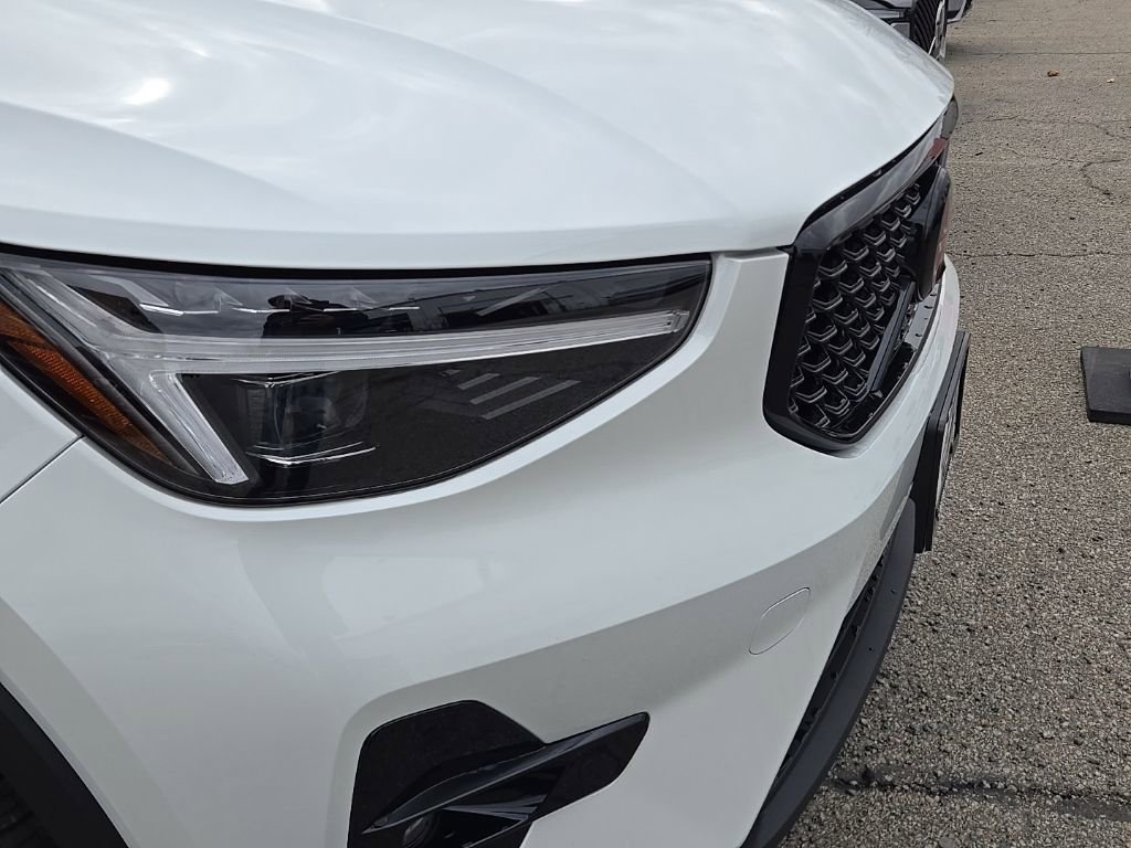 New 2026 Volvo XC40 B5 Ultra w/ Protection Package Premier image 3