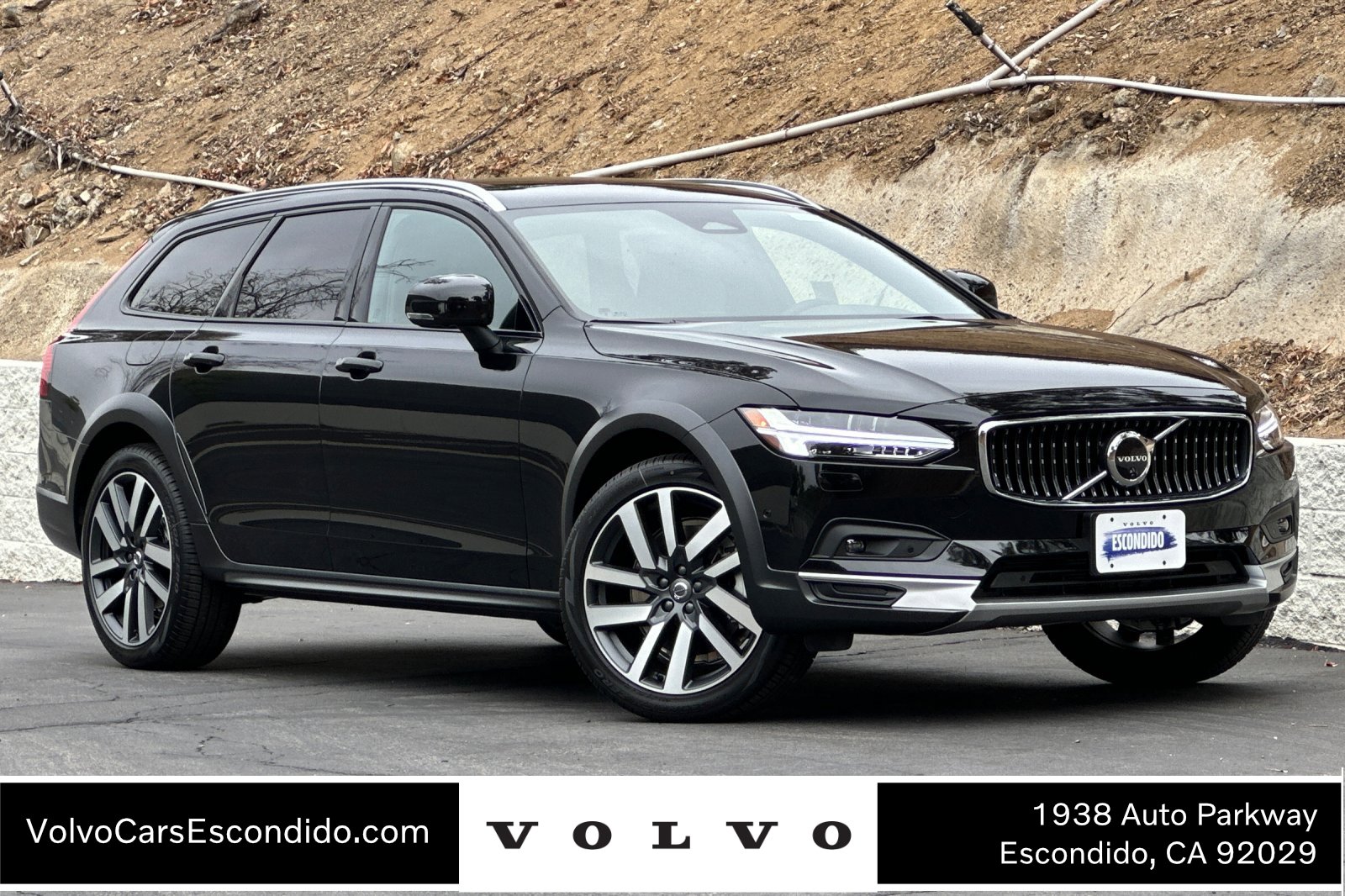 New 2026 Volvo V90 B6 Cross Country Ultra w/ Climate Package