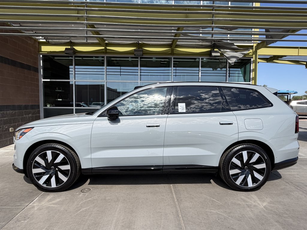 Used 2025 Volvo EX90 Ultra AWD/4WD image 7