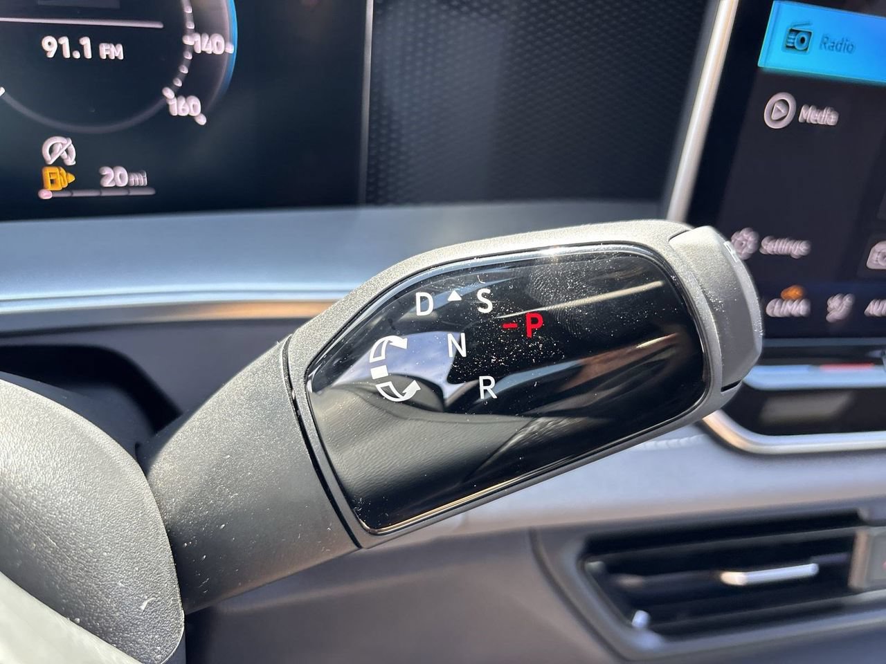 New 2026 Volkswagen Tiguan SE R-Line FWD image 25