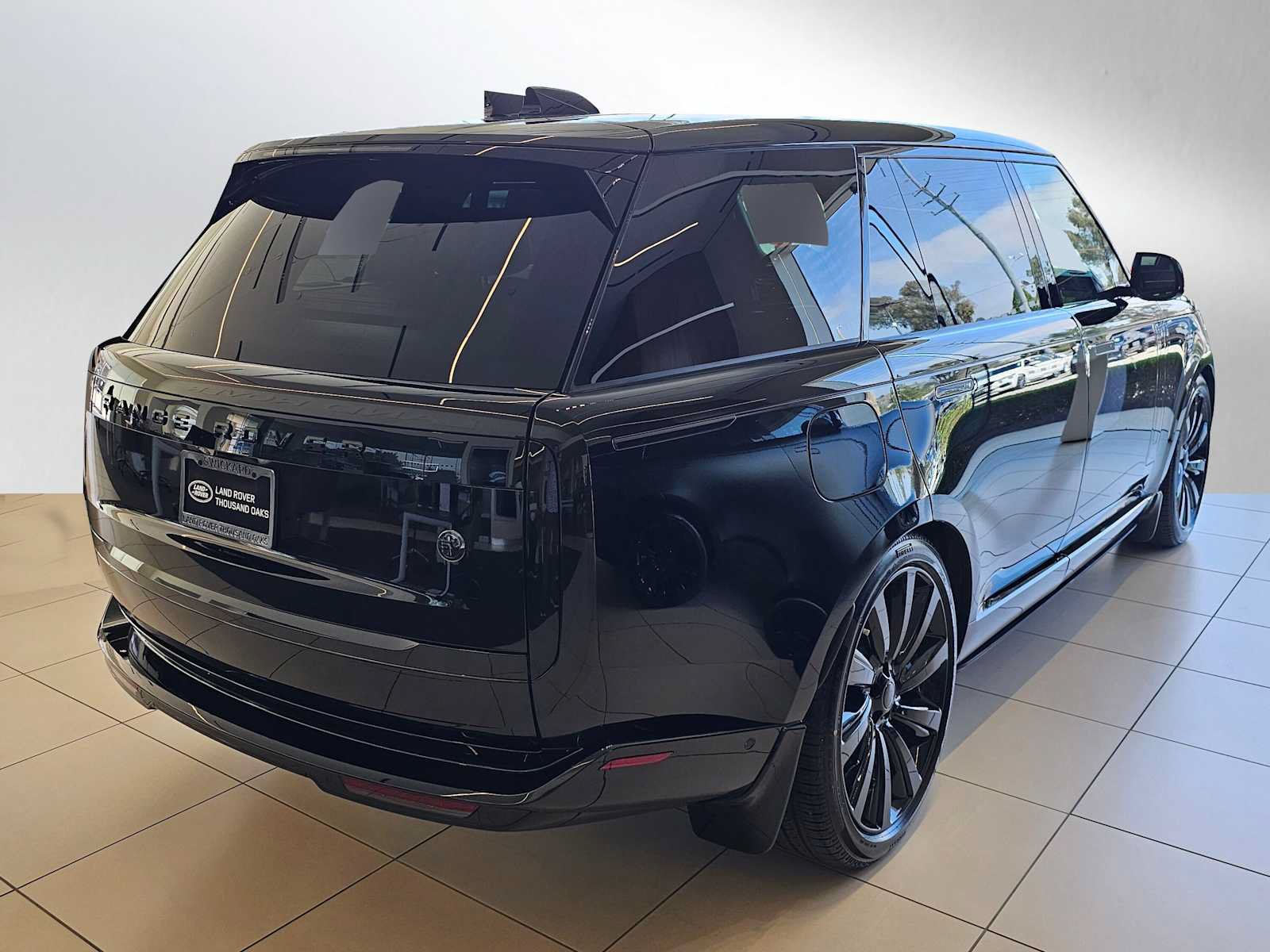 New 2026 Land Rover Range Rover Long Wheel Base SV AWD/4WD image 5
