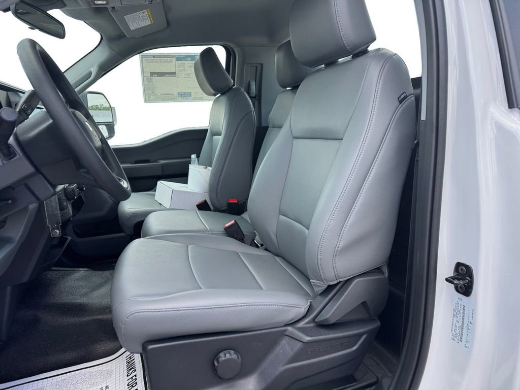 New 2026 Ford F550 4x4 Regular Cab Super Duty image 16