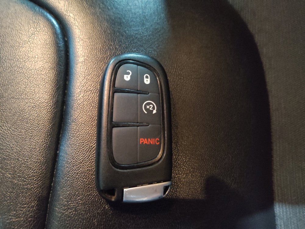 Used 2021 Jeep Cherokee Latitude Plus image 32