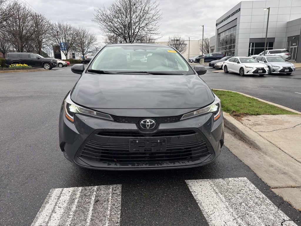 Used 2024 Toyota Corolla LE image 2