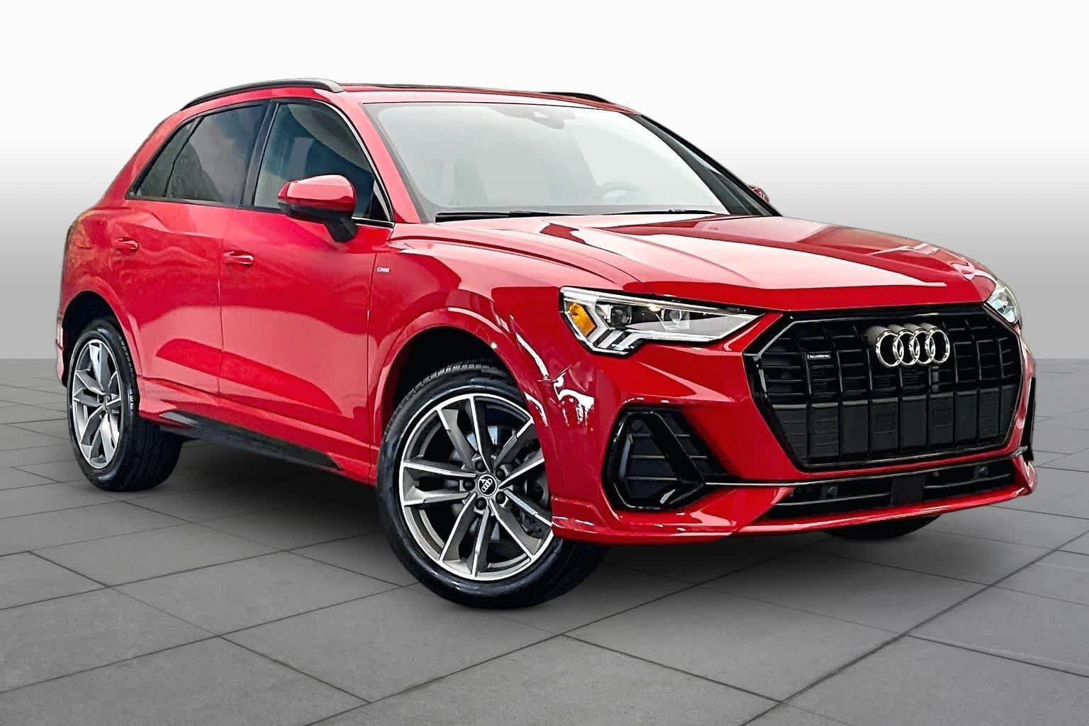 Certified 2023 Audi Q3 2.0T Premium w/ Black Optic Sport Package AWD/4WD image 3