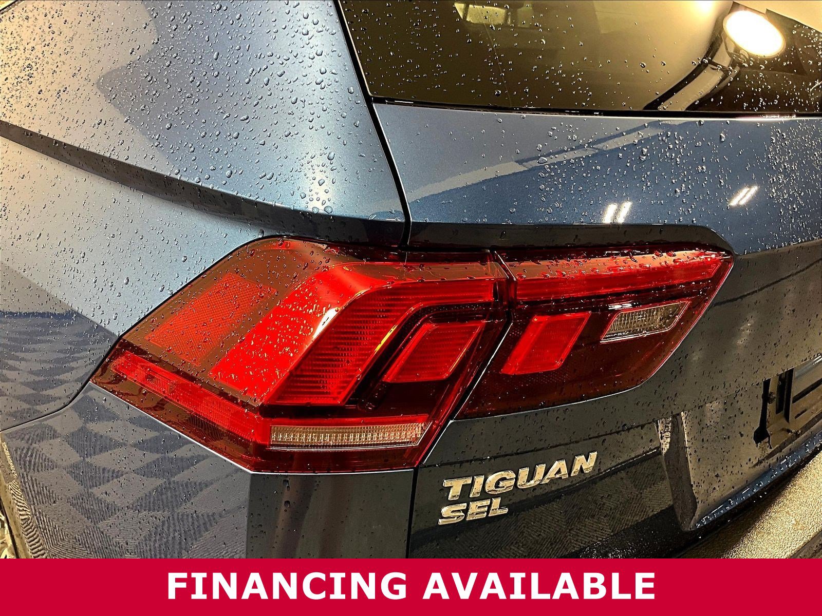 Used 2018 Volkswagen Tiguan SEL AWD/4WD image 23