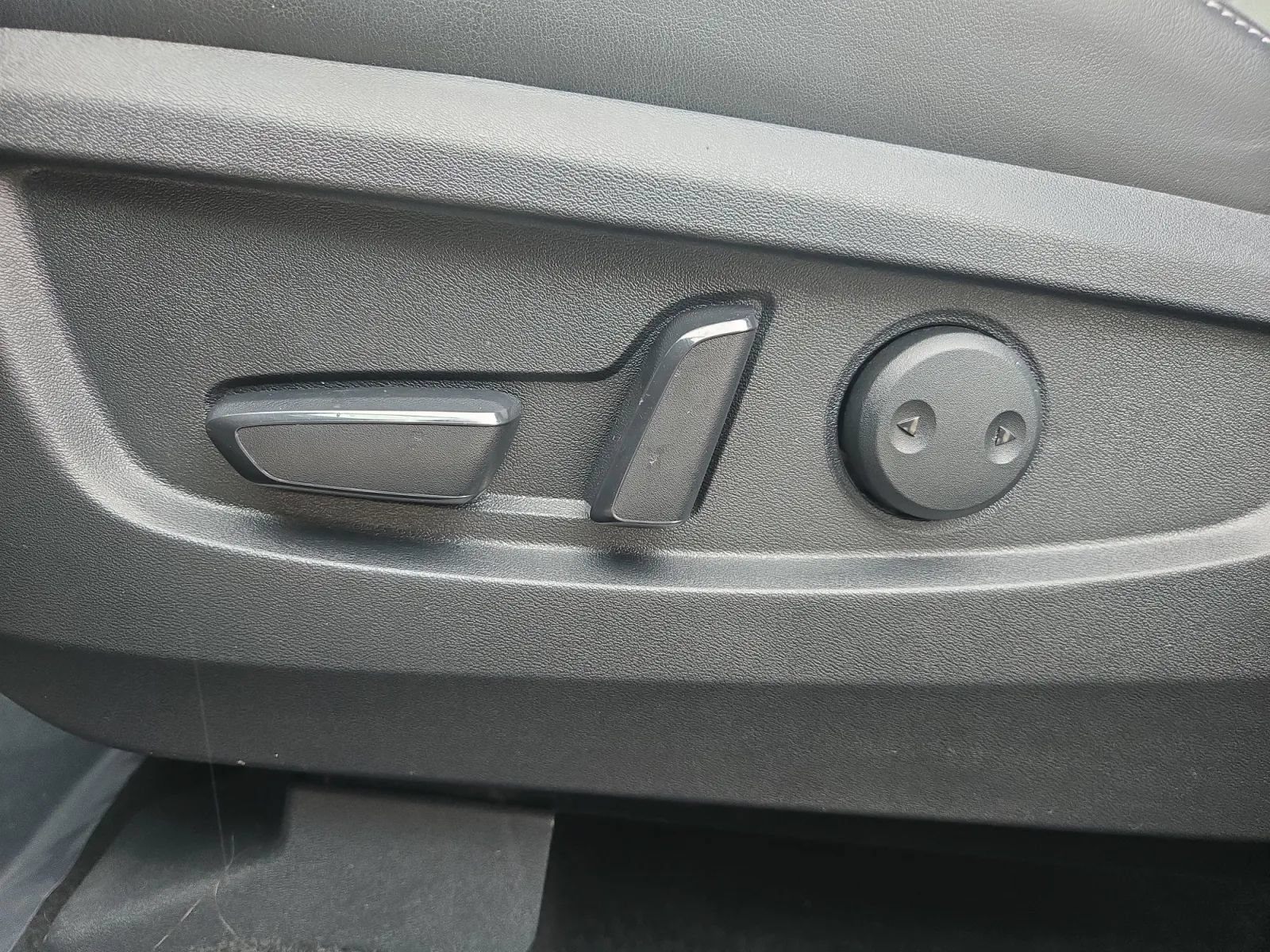 Used 2019 INFINITI QX50 Luxe AWD/4WD image 17
