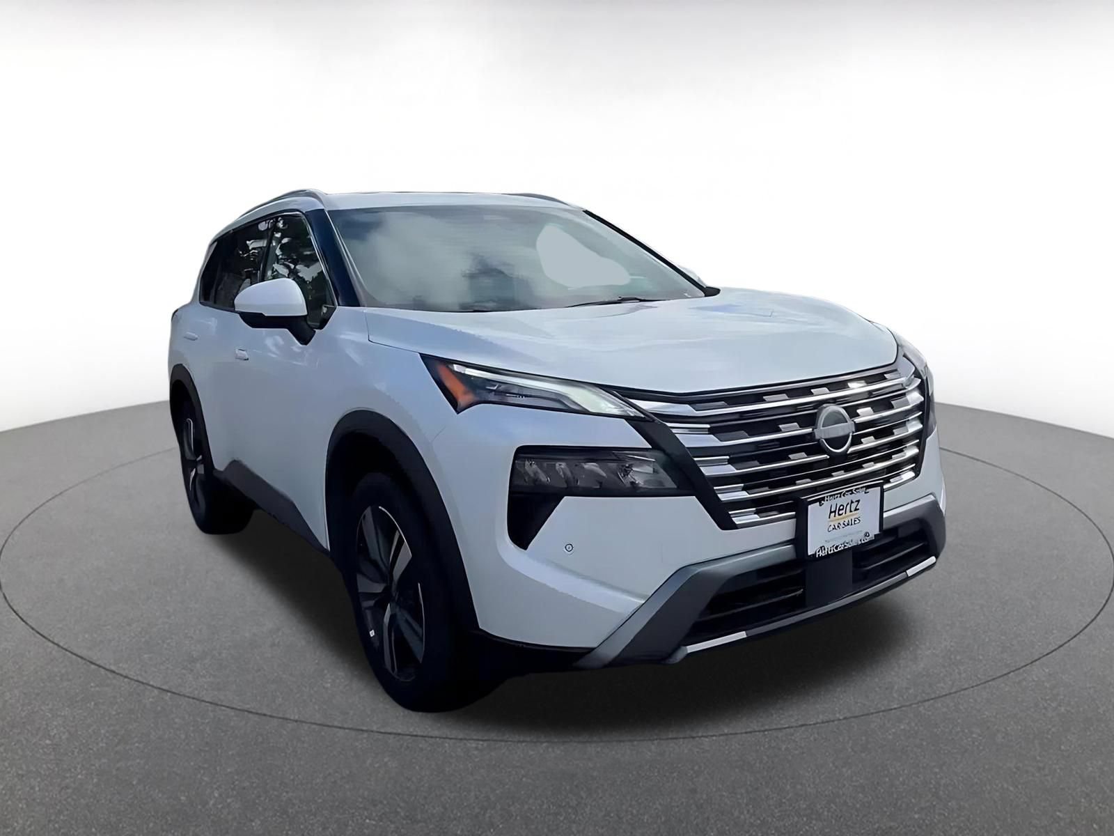 Used 2026 Nissan Rogue SL AWD/4WD image 3