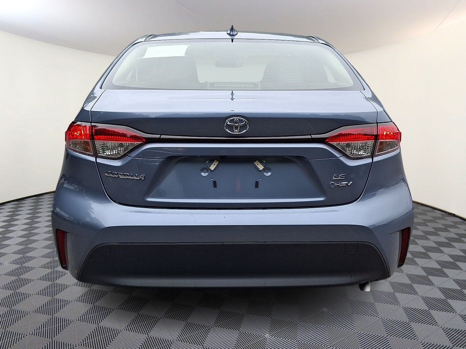Used 2026 Toyota Corolla LE FWD image 5