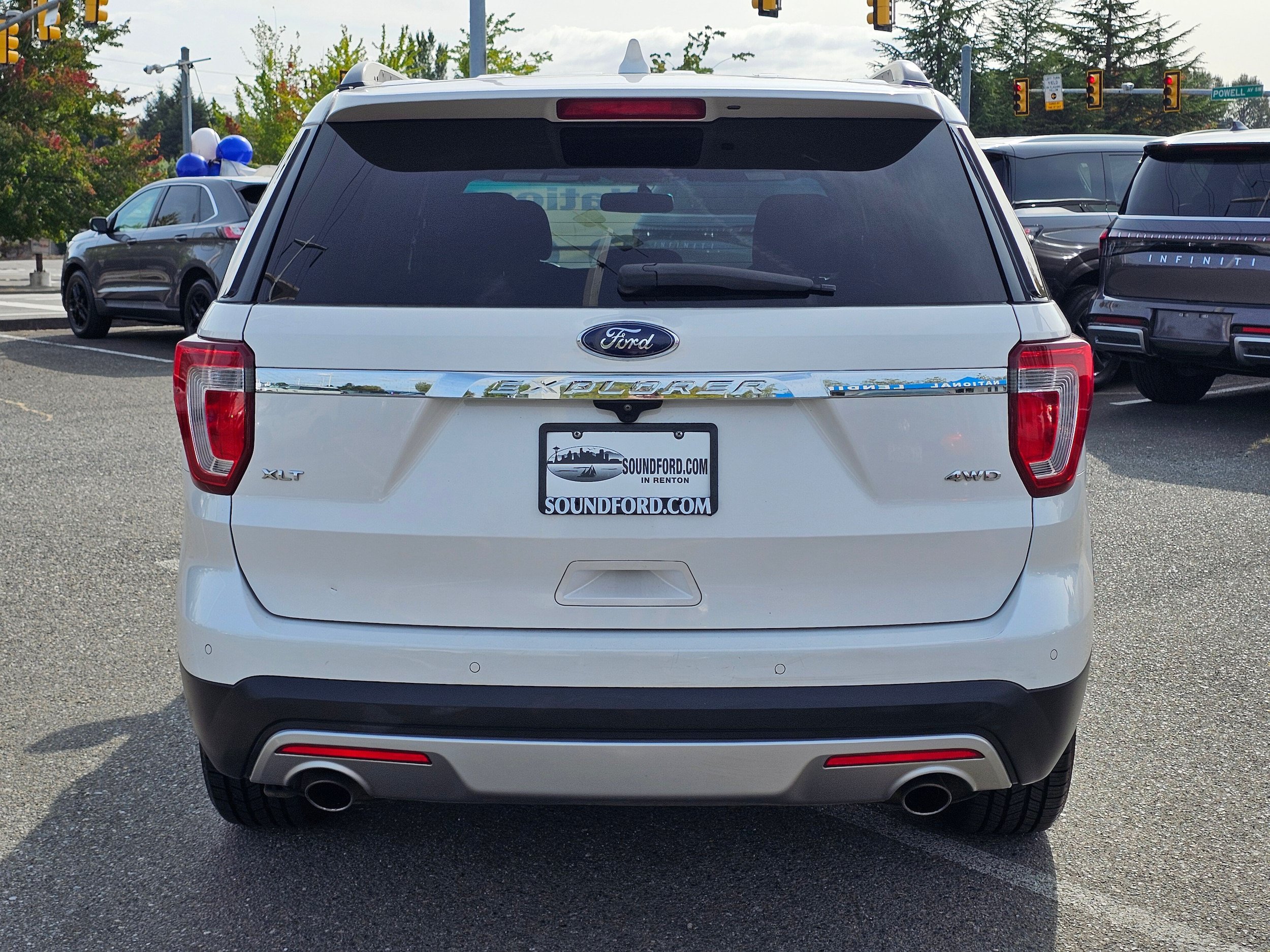 Used 2016 Ford Explorer XLT w/ Equipment Group 201A AWD/4WD image 6