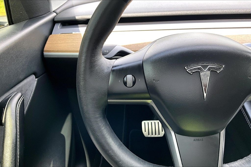 Used 2022 Tesla Model Y Performance AWD/4WD image 26