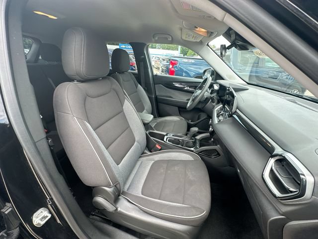Used 2025 Chevrolet TrailBlazer LT AWD/4WD image 29