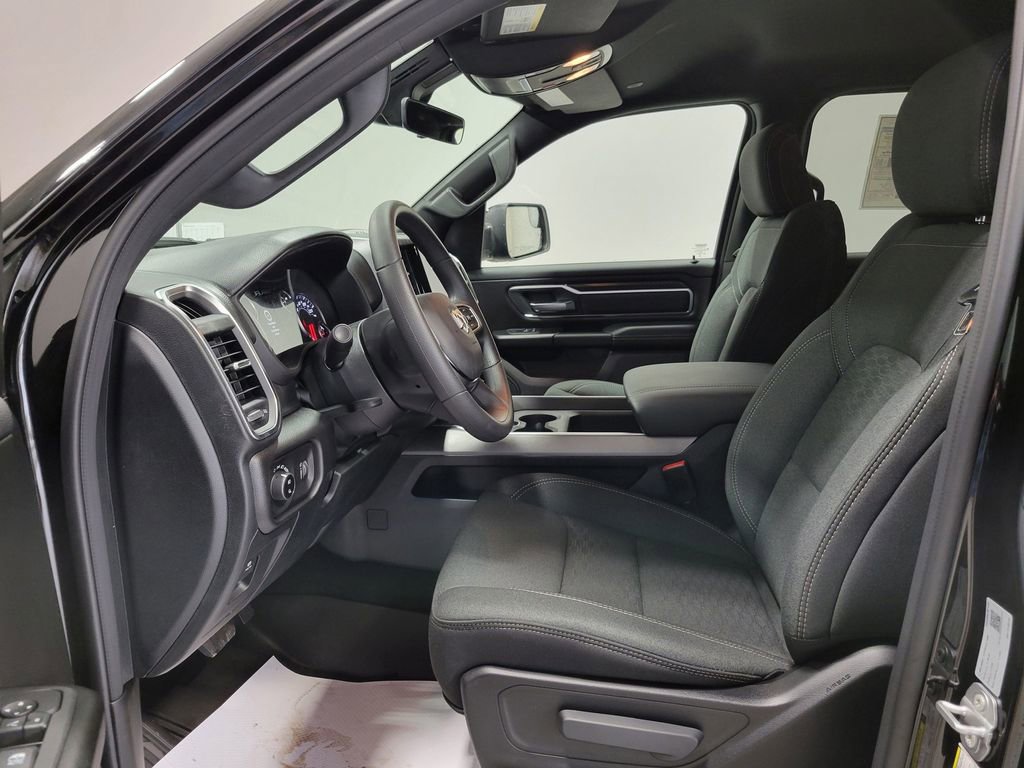 New 2026 RAM 1500 4x4 Crew Cab image 9
