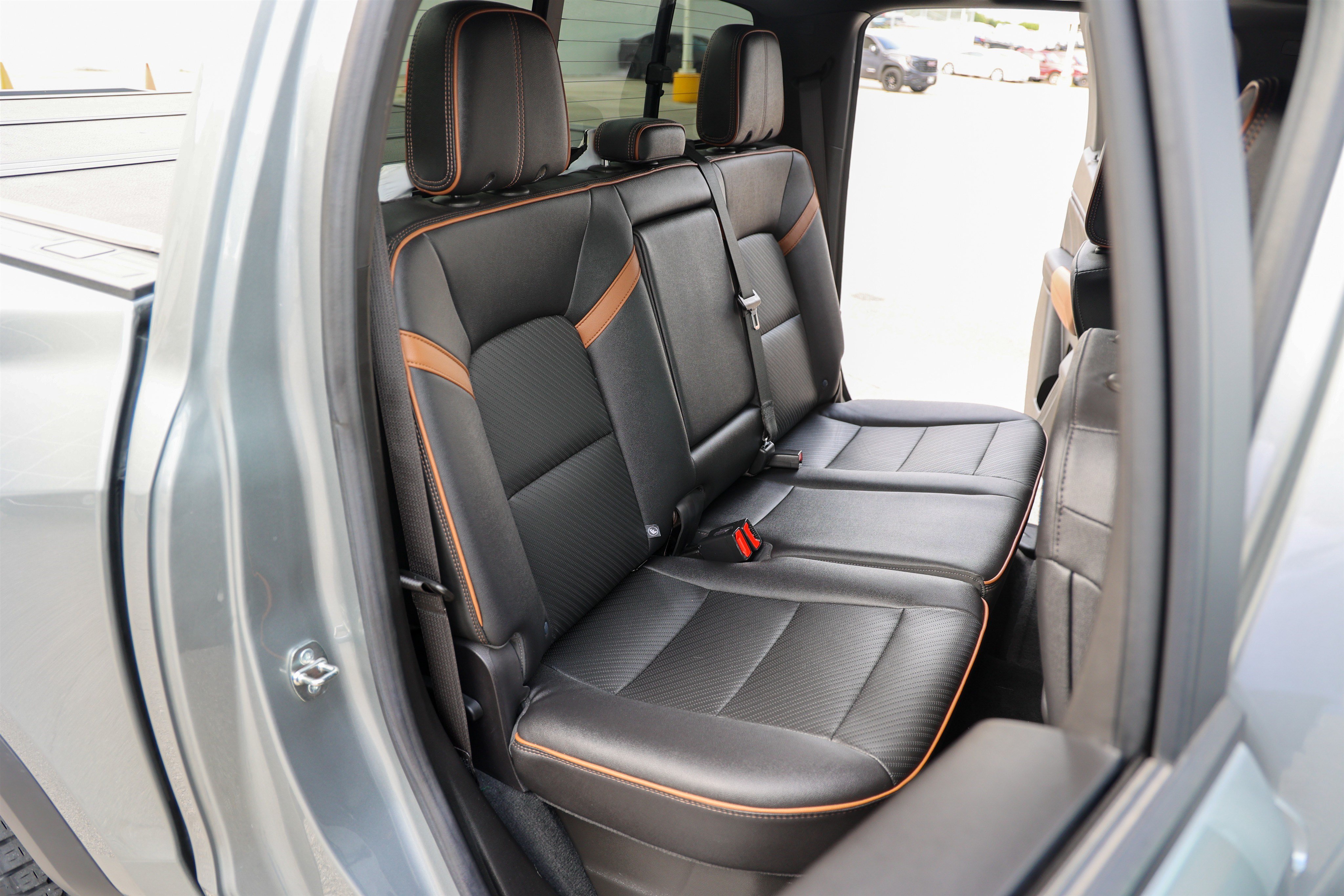 Used 2023 GMC Canyon AT4 w/ AT4 Premium Package AWD/4WD image 44
