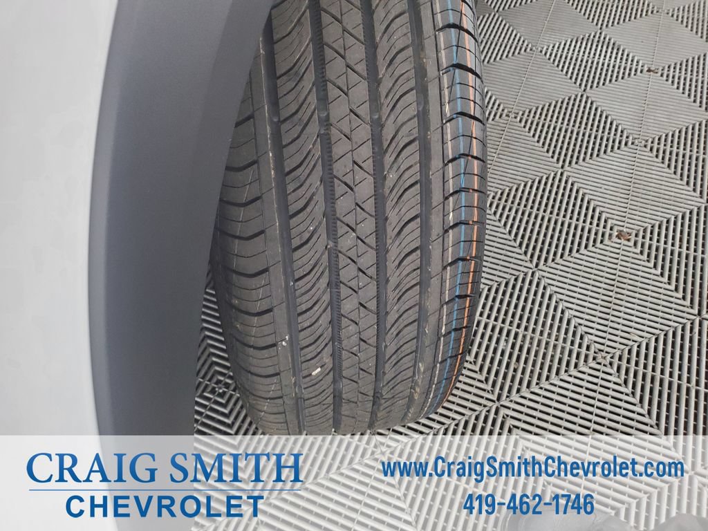 Used 2024 Chevrolet Trax RS w/ Sunroof Package FWD image 31
