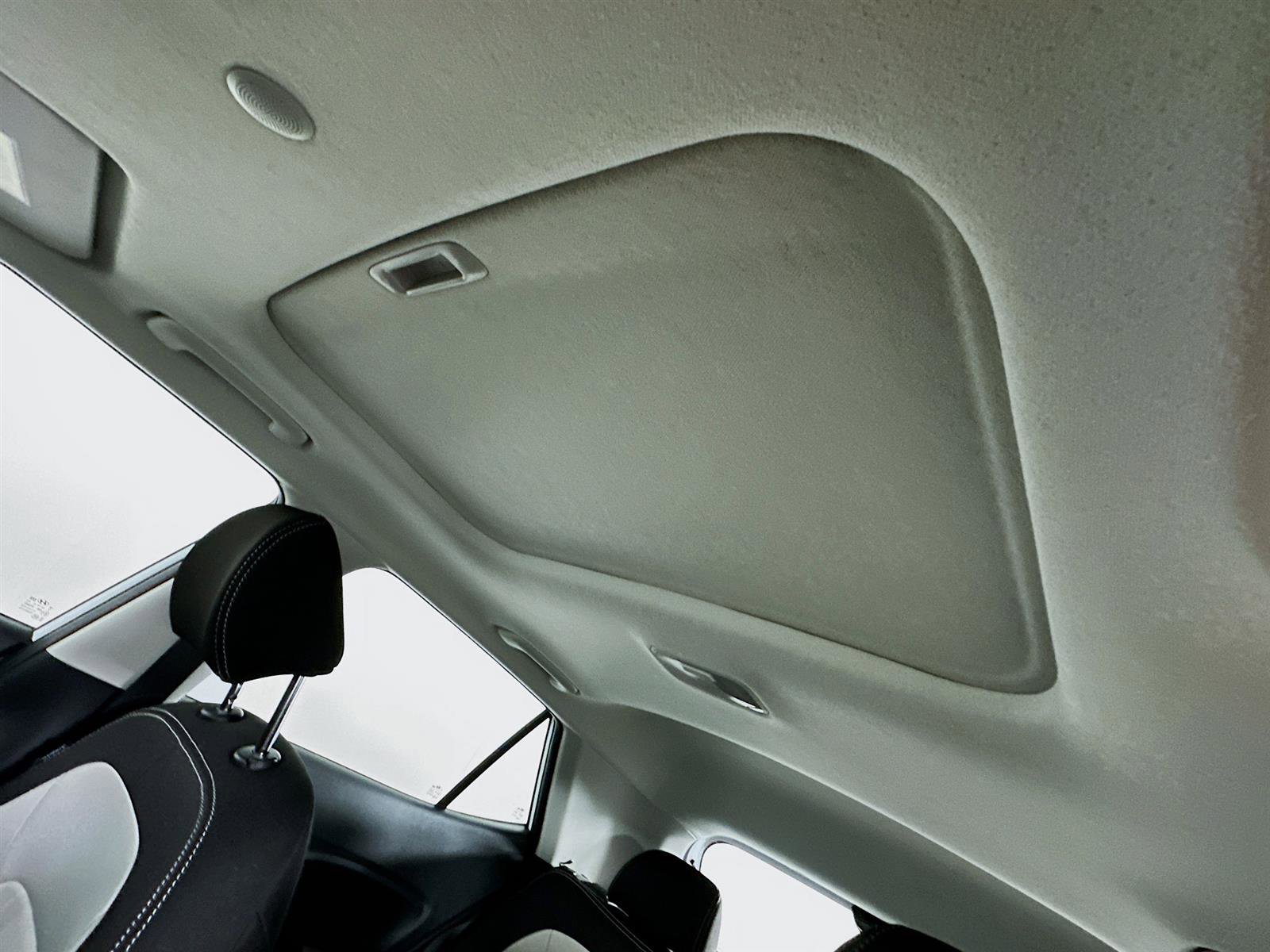 New 2025 Hyundai Venue SEL image 14