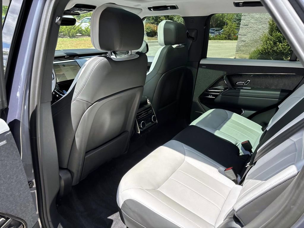 Used 2024 Land Rover Range Rover Sport Dynamic SE image 22