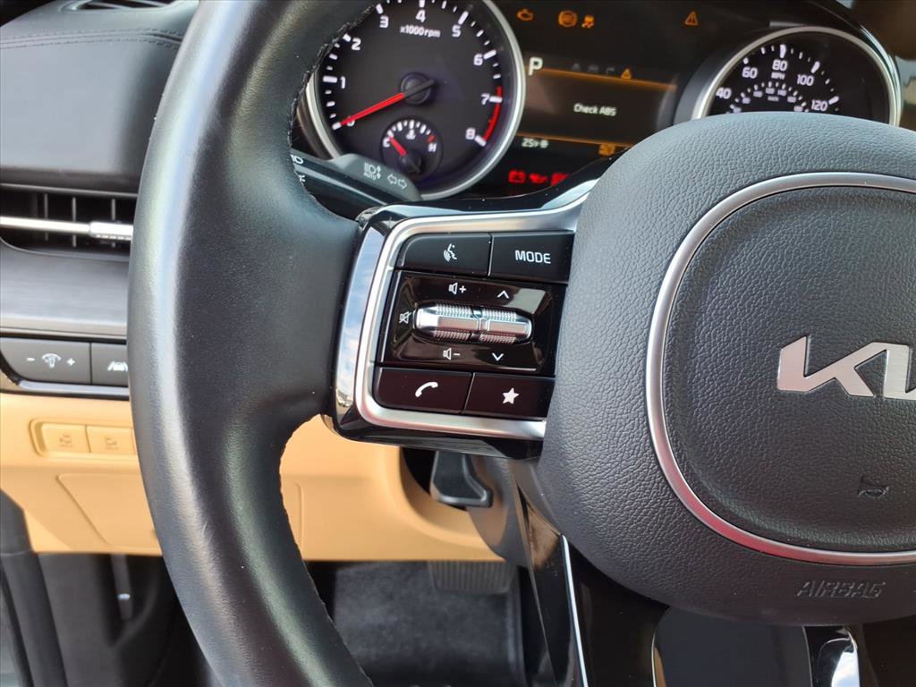 Used 2022 Kia Carnival EX image 14