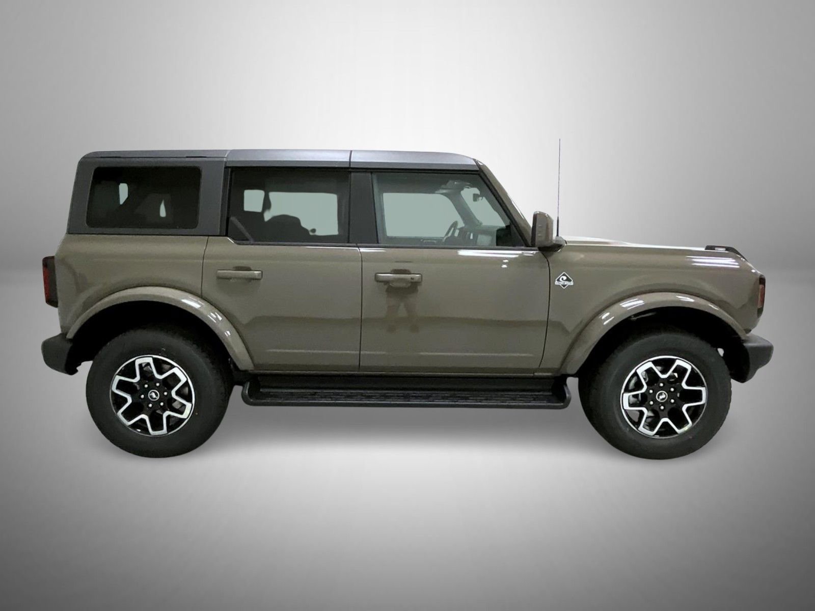 New 2025 Ford Bronco Outer Banks image 4