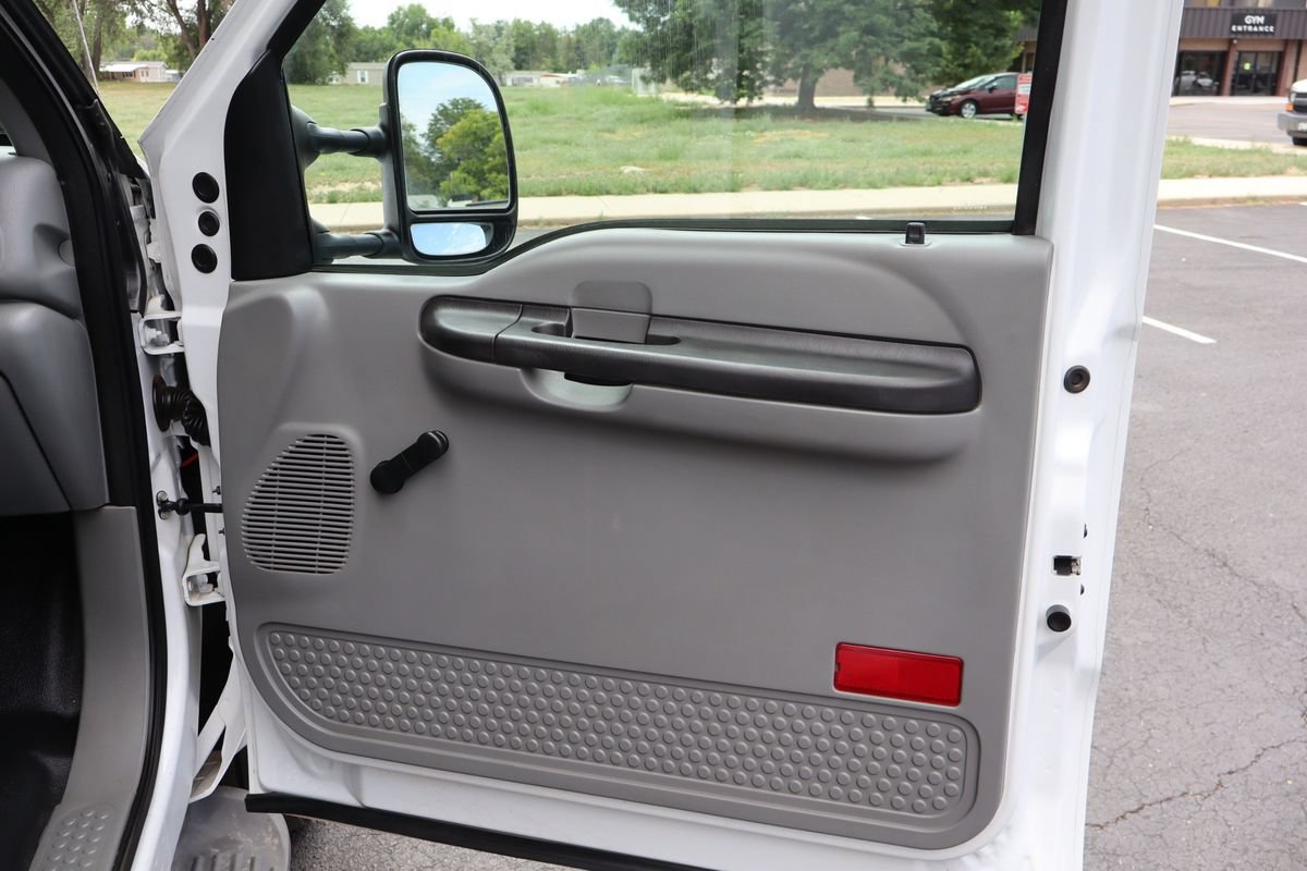 Used 2005 Ford F350 XL AWD/4WD image 27