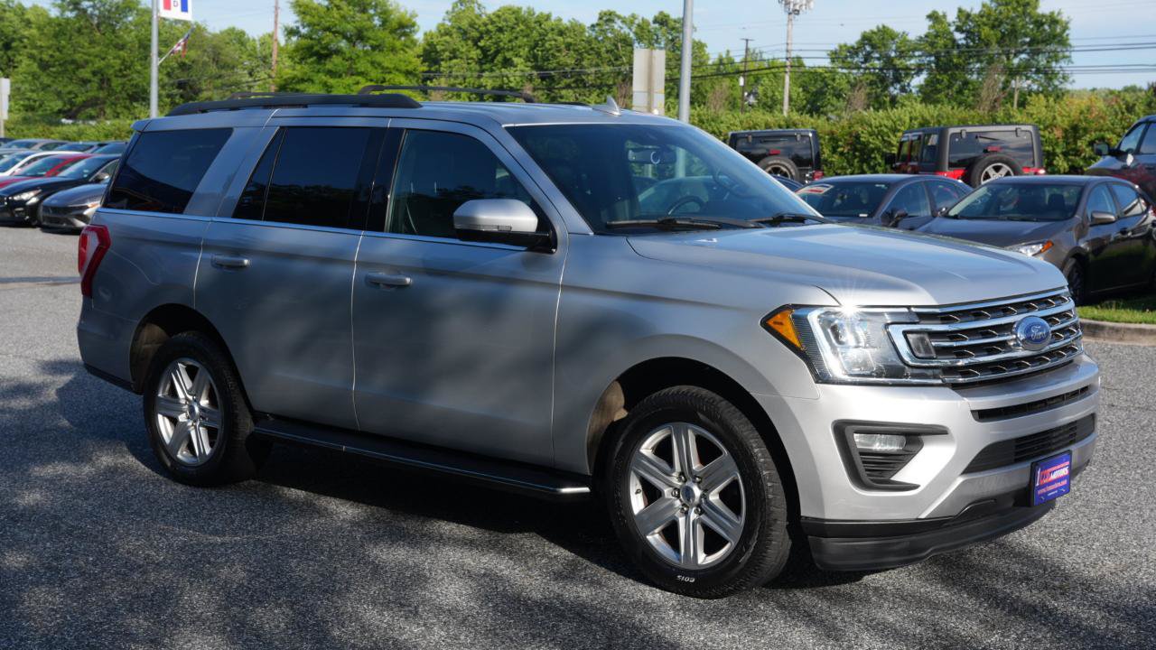 Used 2019 Ford Expedition XLT w/ Equipment Group 202A RWD image 3
