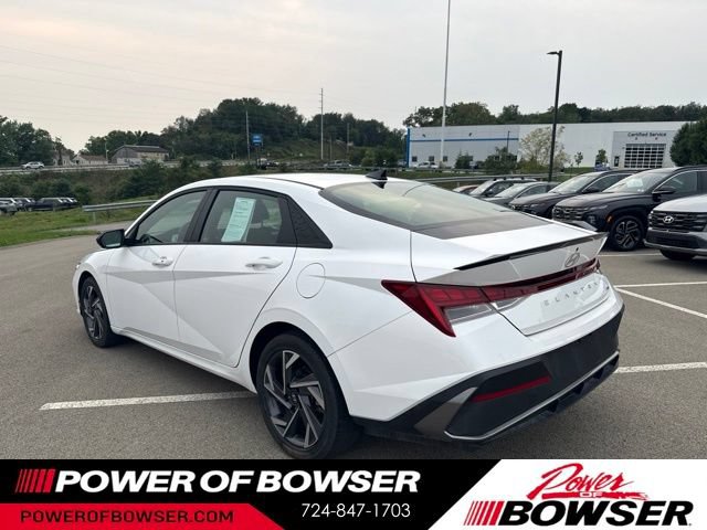 Used 2025 Hyundai Elantra SEL w/ Cargo Package FWD image 5