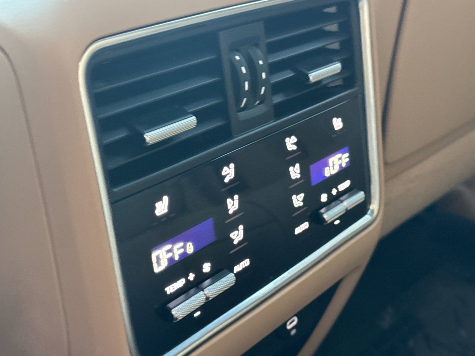 Certified 2022 Porsche Cayenne Coupe image 15