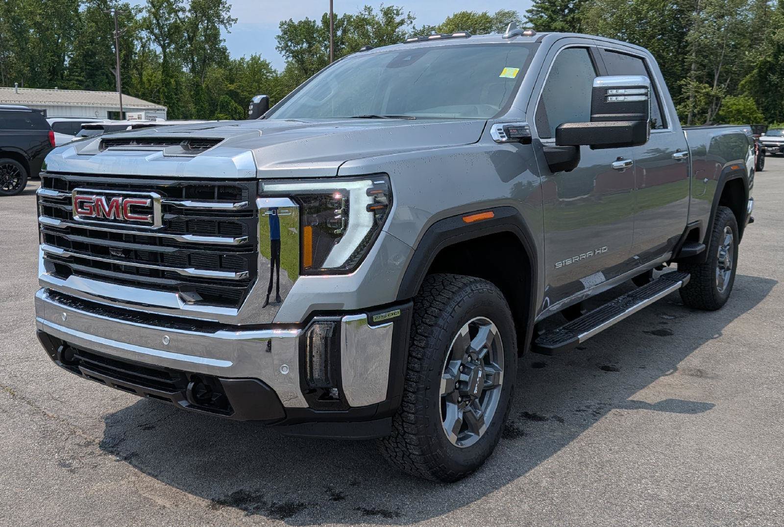 New 2026 GMC Sierra 2500 SLT w/ SLT Premium Package AWD/4WD image 4