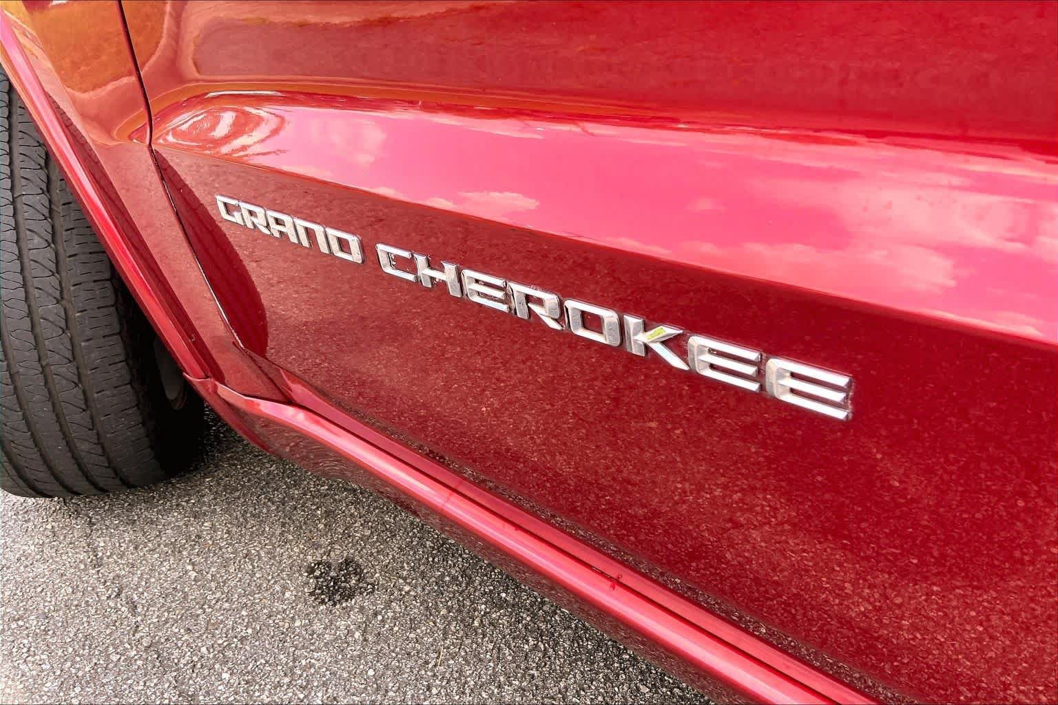 Used 2014 Jeep Grand Cherokee Overland RWD image 30