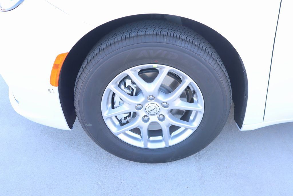 New 2026 Chrysler Pacifica Select FWD image 18