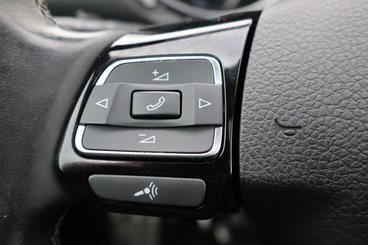 Used 2013 Volkswagen Golf R 2-Door image 27