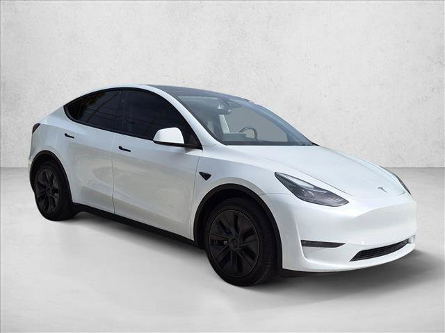 Used 2024 Tesla Model Y Long Range AWD/4WD image 3