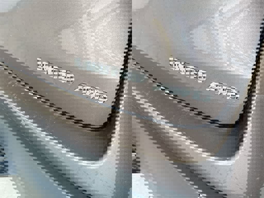 Used 2018 Toyota Highlander Limited image 11