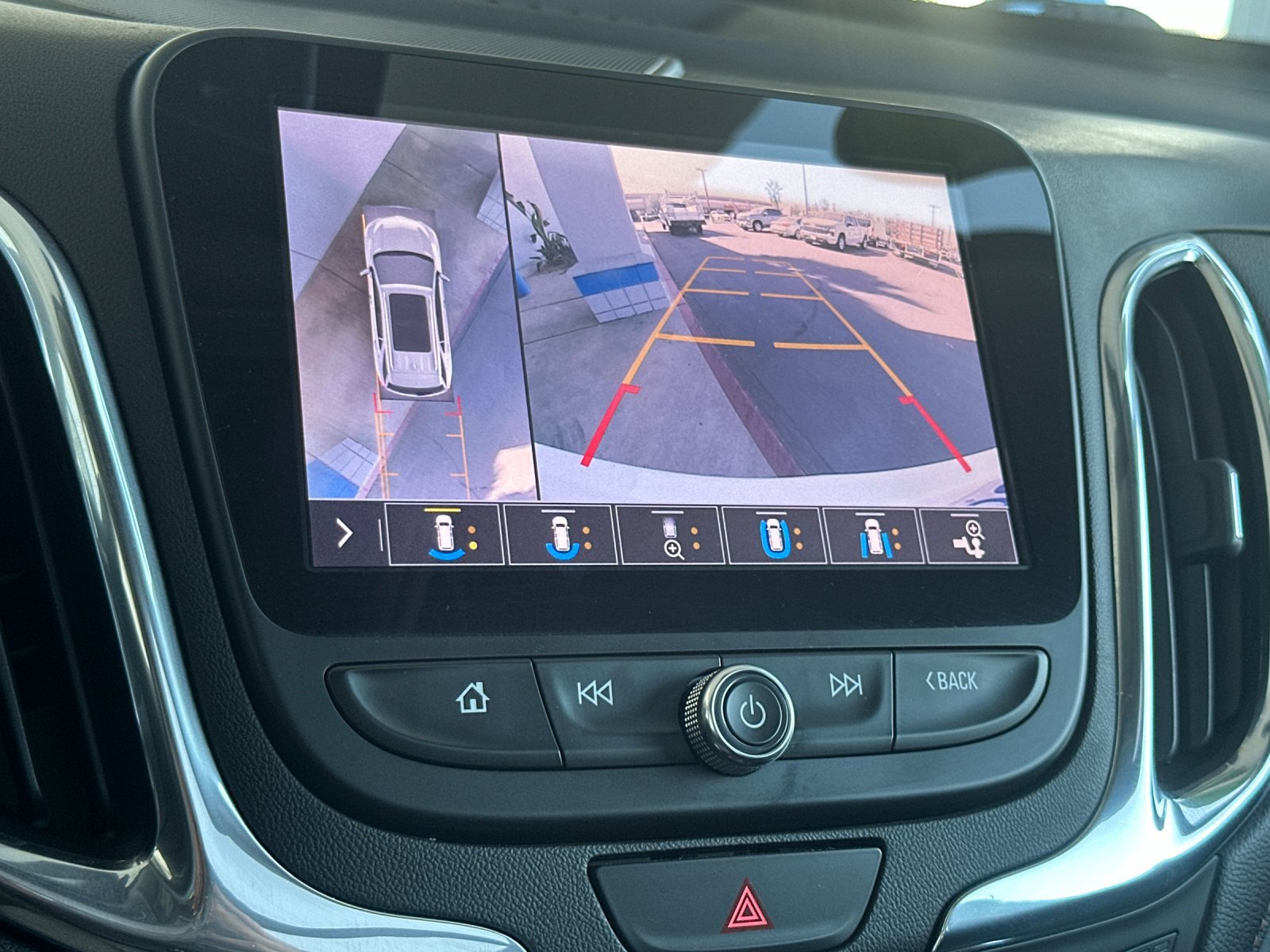 Used 2020 Chevrolet Equinox Premier FWD image 20
