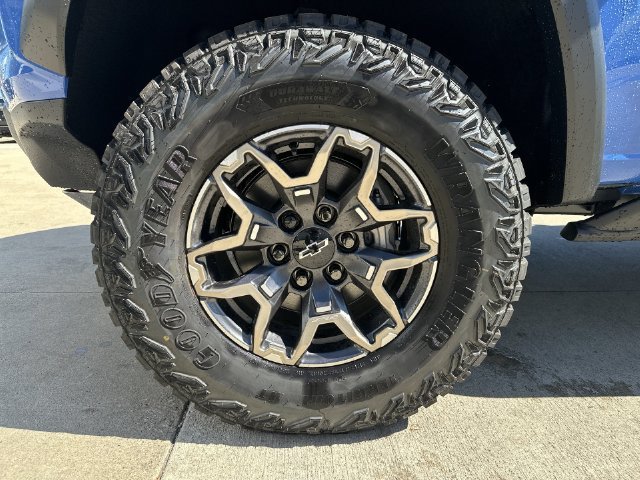 New 2026 Chevrolet Colorado ZR2 w/ Technology Package AWD/4WD image 18