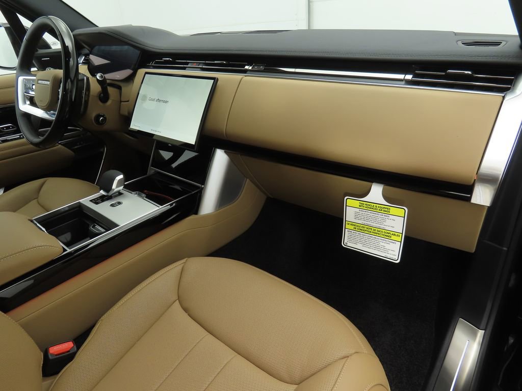 New 2026 Land Rover Range Rover Long Wheelbase SE image 17