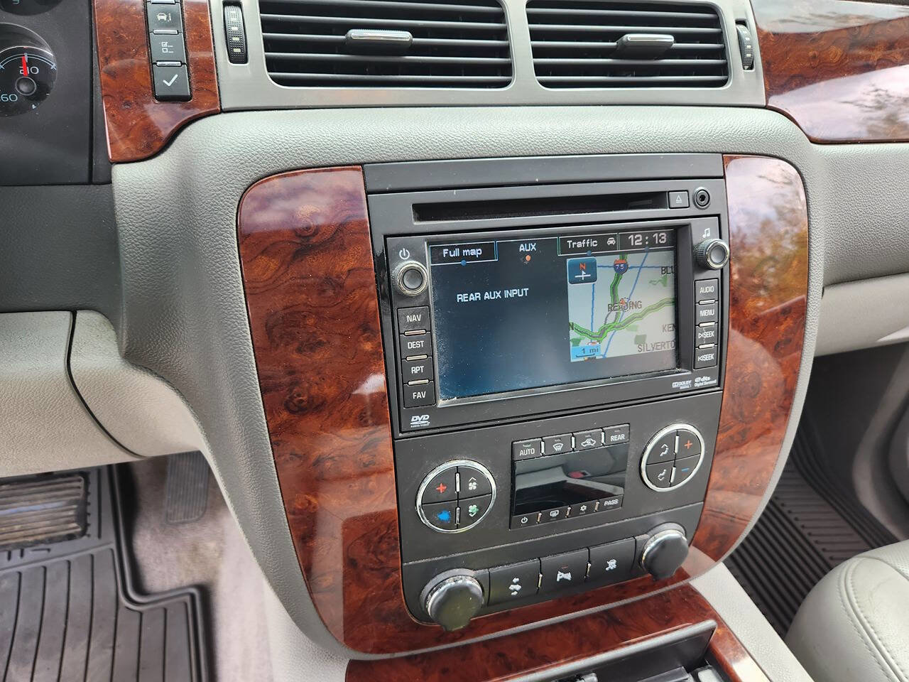 Used 2011 Chevrolet Suburban LTZ AWD/4WD image 19