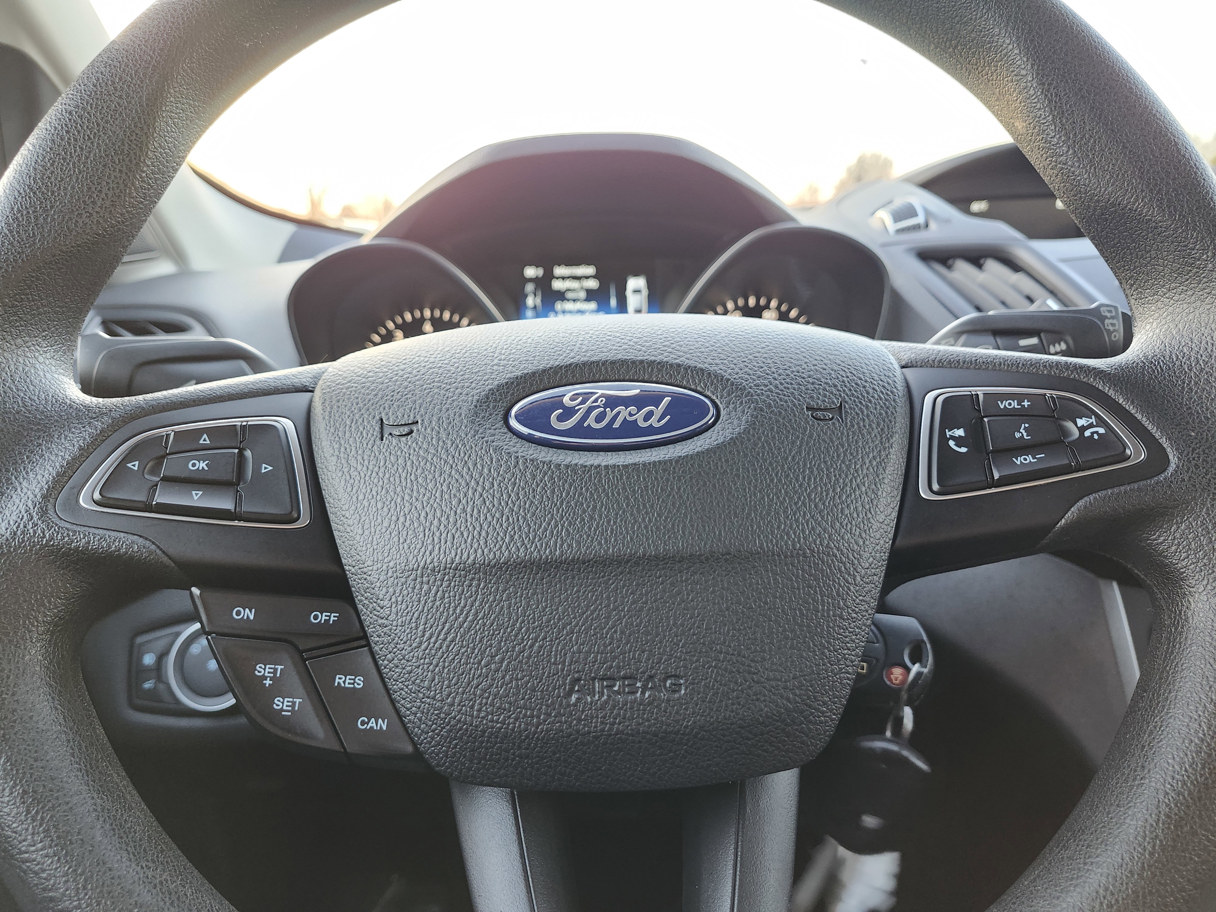 Used 2018 Ford Escape SE image 28