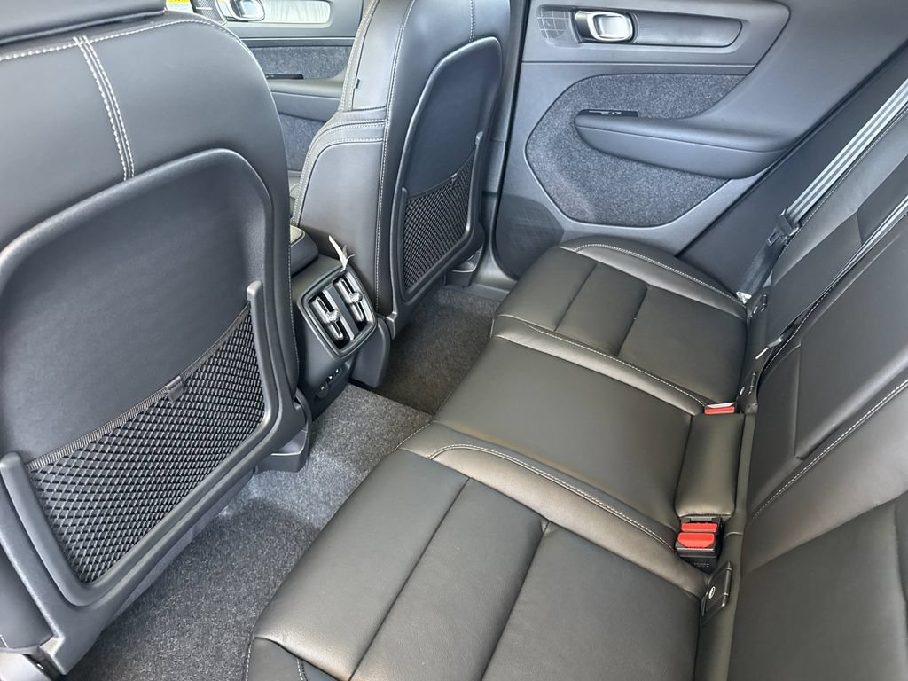 New 2026 Volvo XC40 B5 Plus w/ Climate Package AWD/4WD image 11