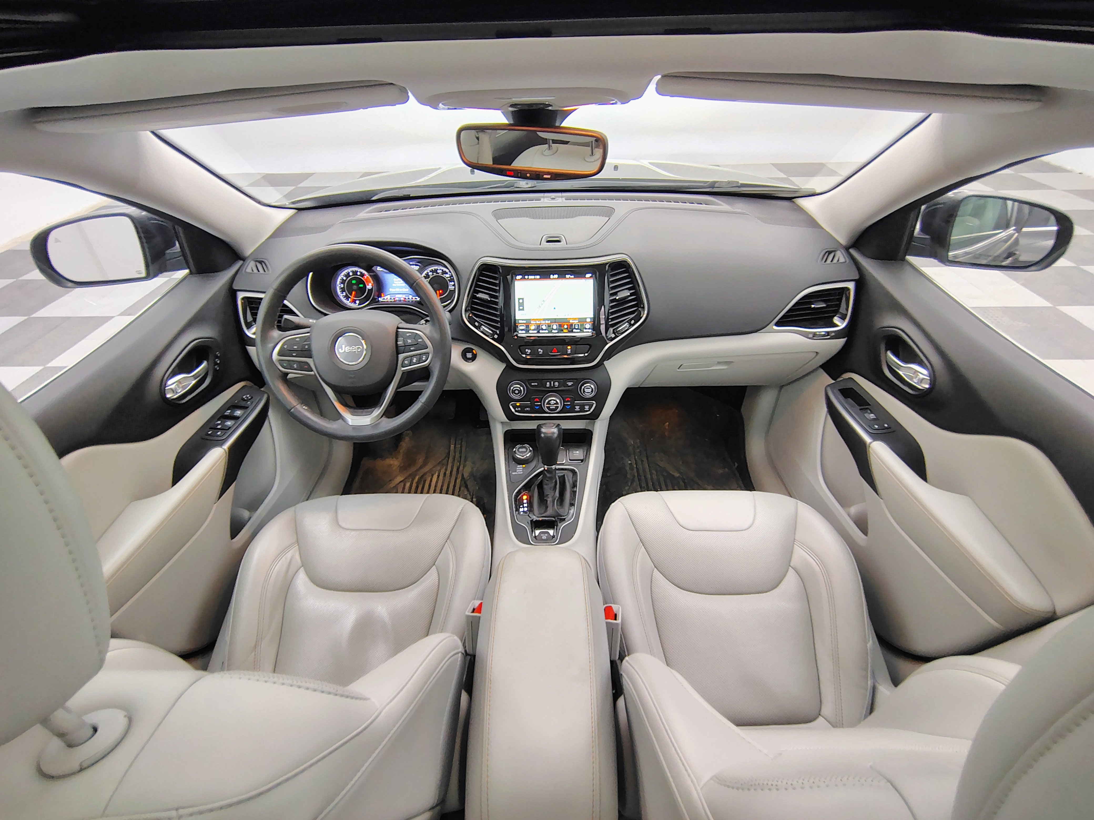 Used 2022 Jeep Cherokee Limited w/ Elite Package image 2