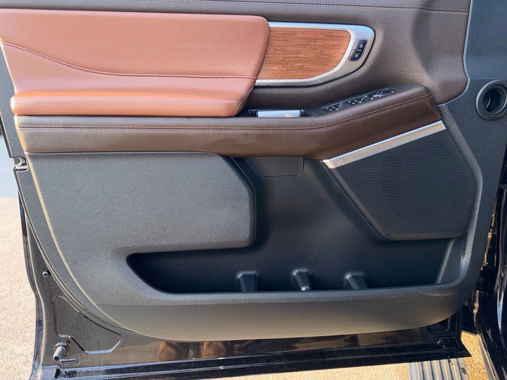 Used 2025 Ford Expedition King Ranch image 13