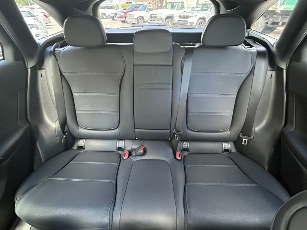 Used 2025 Mercedes-Benz GLC 300 4MATIC image 13
