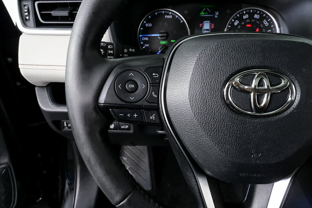 Used 2021 Toyota RAV4 XLE w/ Convenience Package image 9