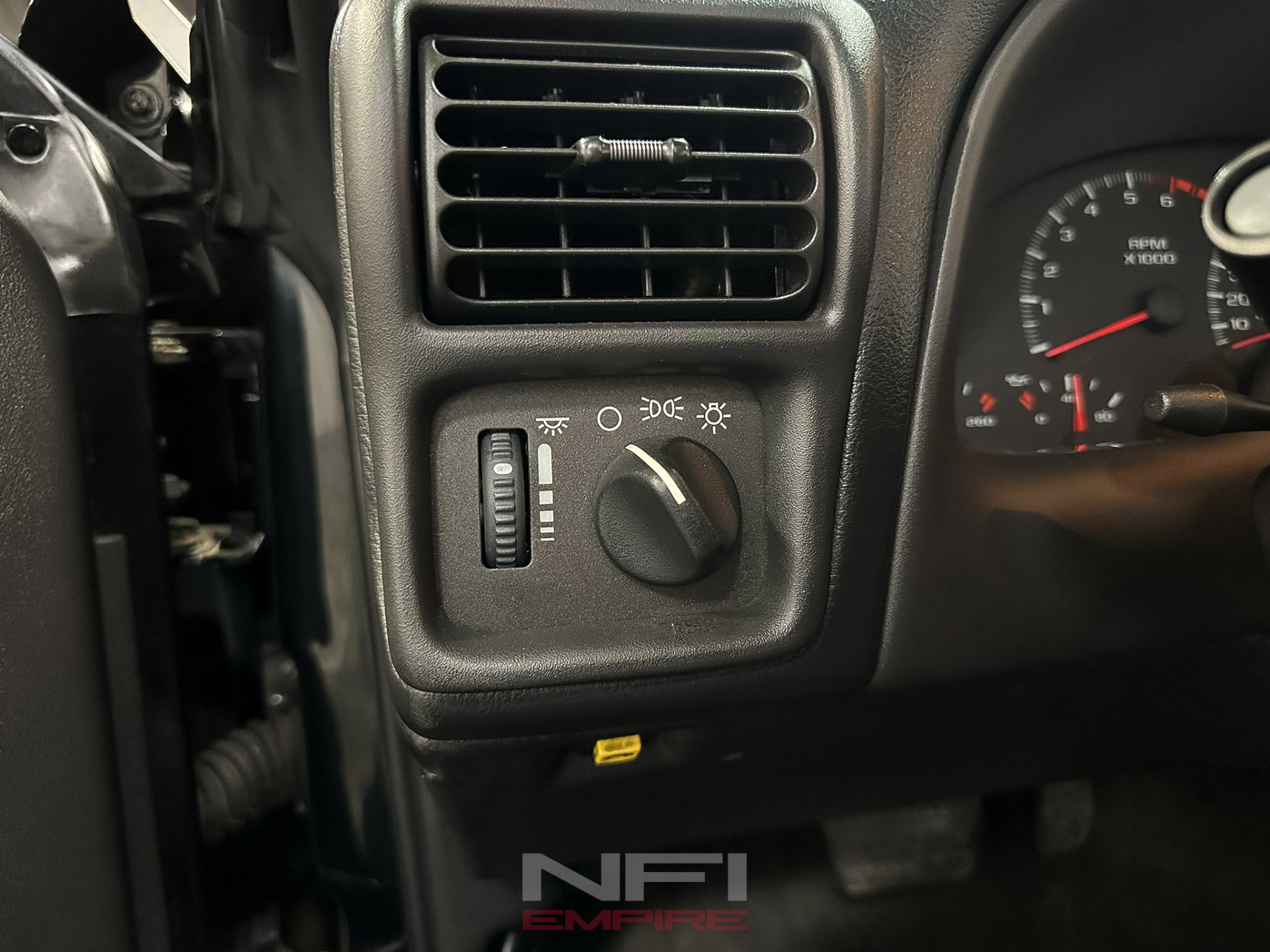 Used 2002 Chevrolet Camaro Z28 image 38