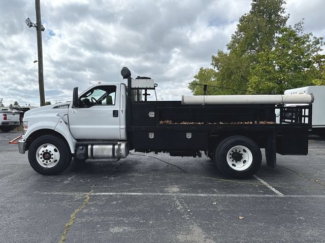 Used 2021 Ford F750 2WD Regular Cab Super Duty image 2