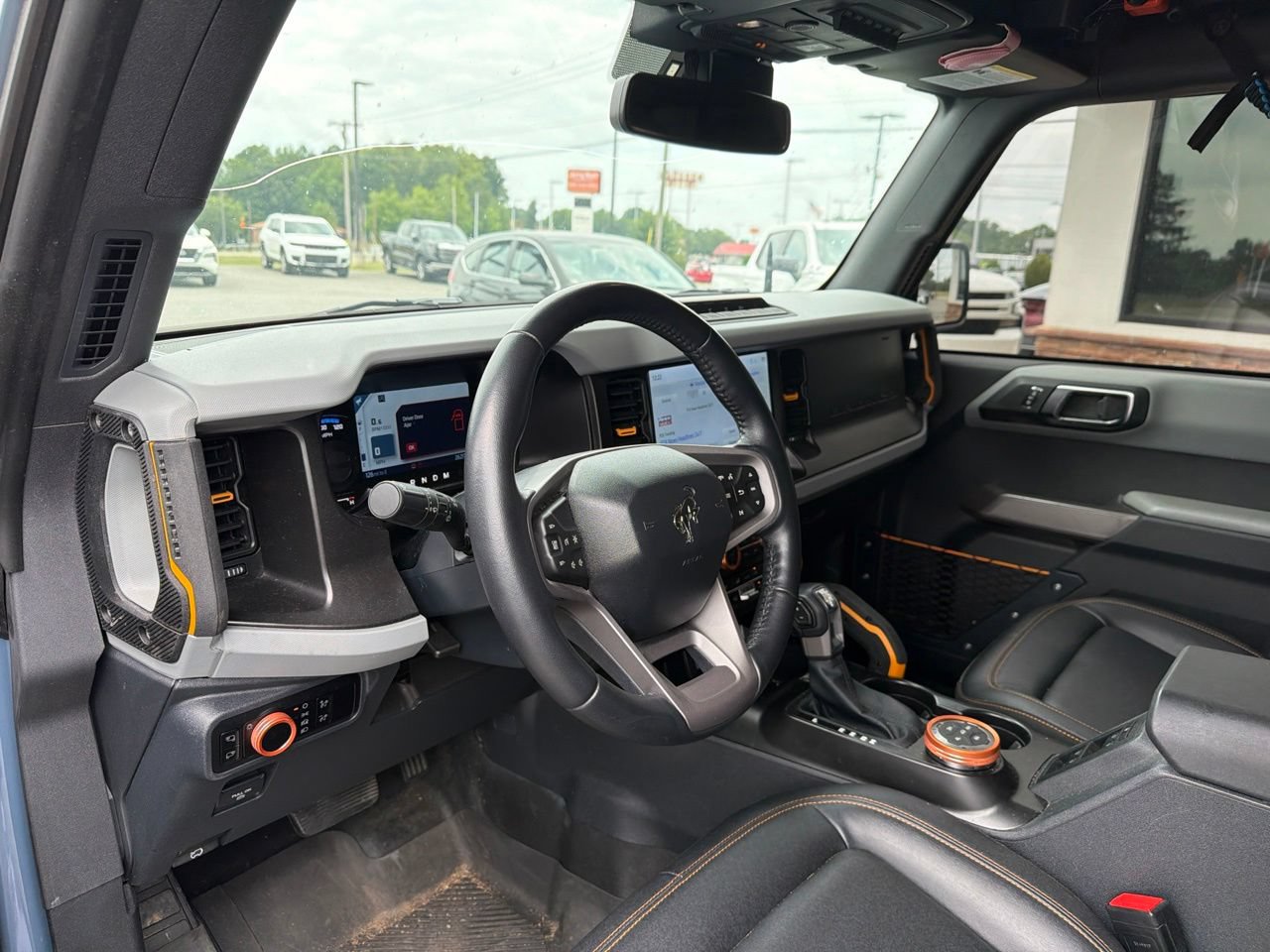 Used 2023 Ford Bronco Badlands w/ Sasquatch Package AWD/4WD image 4