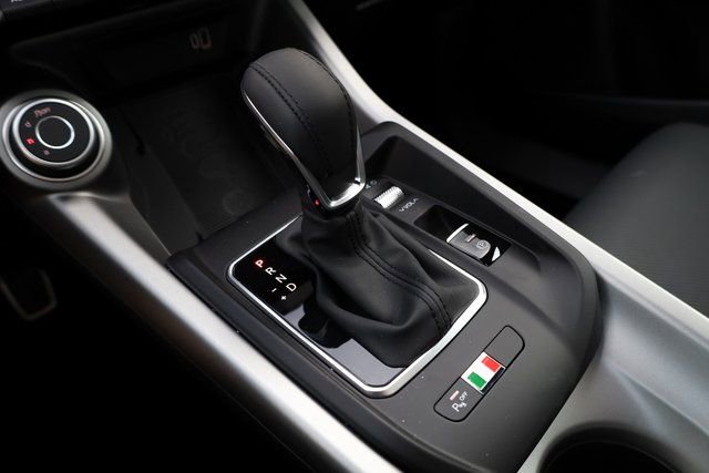 New 2025 Alfa Romeo Tonale w/ Premium Package image 23